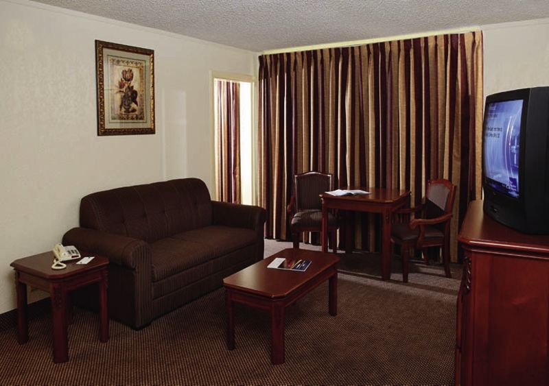 Quality Inn & Suites Airport El Paso Exterior foto